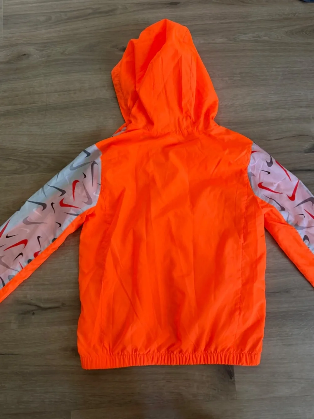 Nike boys windbreaker jacket size large